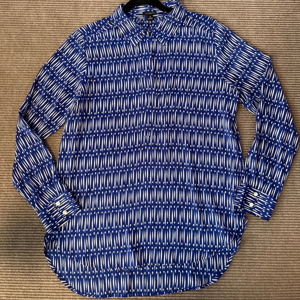 Ann Taylor Blue White Geometric Ikat Long Sleeve Blouse Top Medium